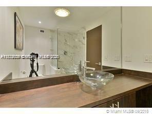 Building Photo - 5255 Collins Ave