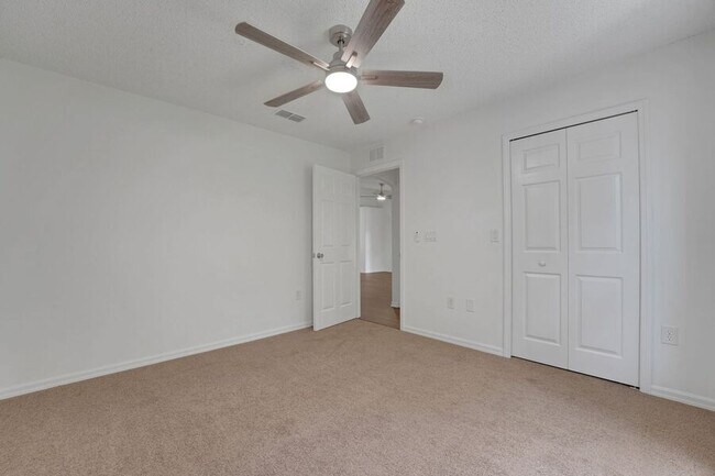 Building Photo - 502 Reddicks Cir