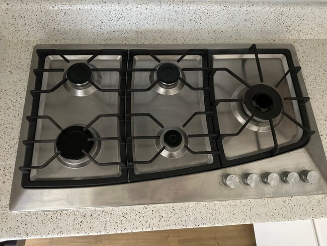 Building Photo - 564-568 7th St