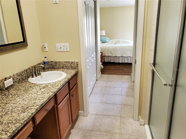 Building Photo - 2038 Grantham Greens Dr