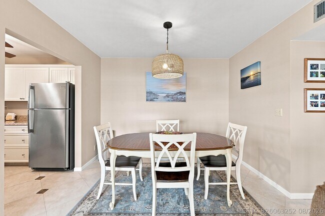 Building Photo - 14499 Canalview Dr