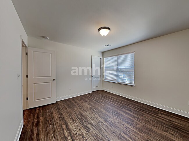 Building Photo - 5010 Franks Creek Way