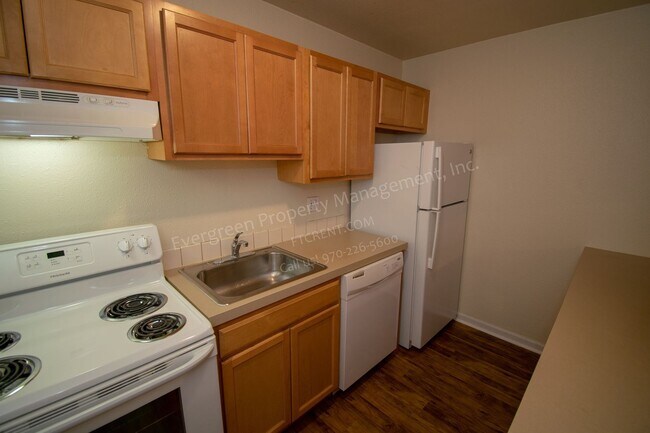 Building Photo - 2153 27th Ave Ct