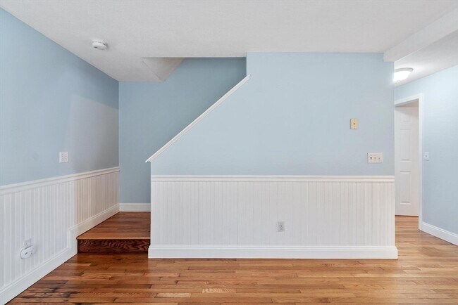 Building Photo - 29 Lamplighter Ln