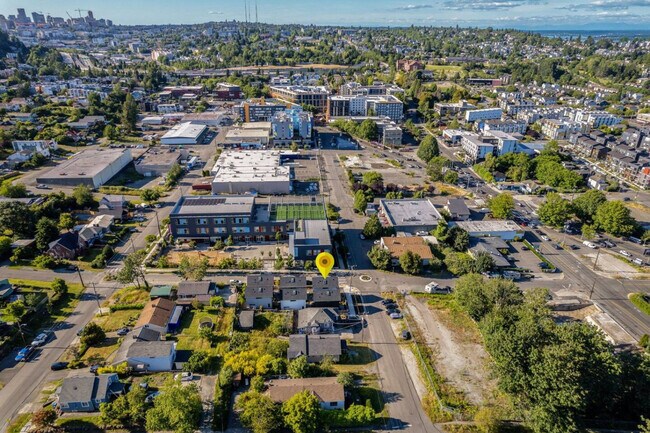 Building Photo - 2203 22nd Ave S