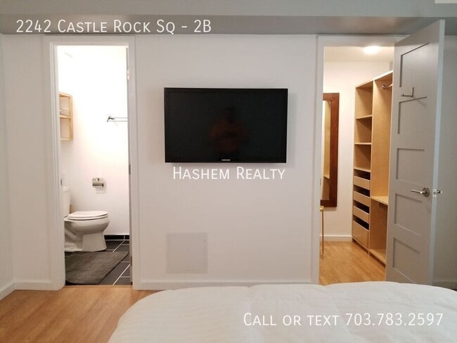 Building Photo - 2242 Castle Rock Square