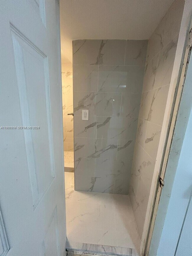 Building Photo - 1810 NW 34th St