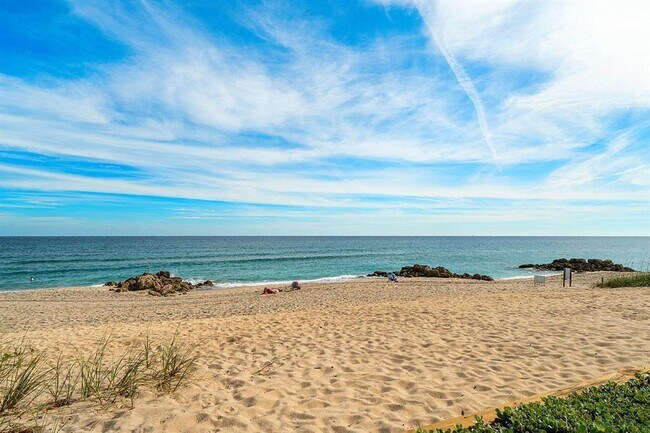 Building Photo - 800 SE 20th Ave