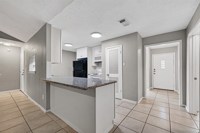 Building Photo - 16614 Blackhawk Blvd