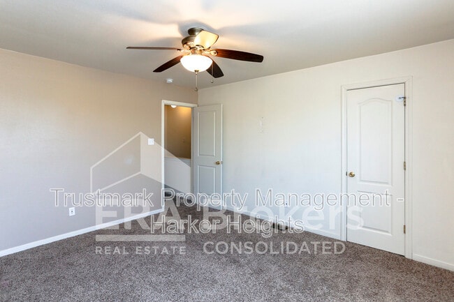 Building Photo - 707 S Amy Ln