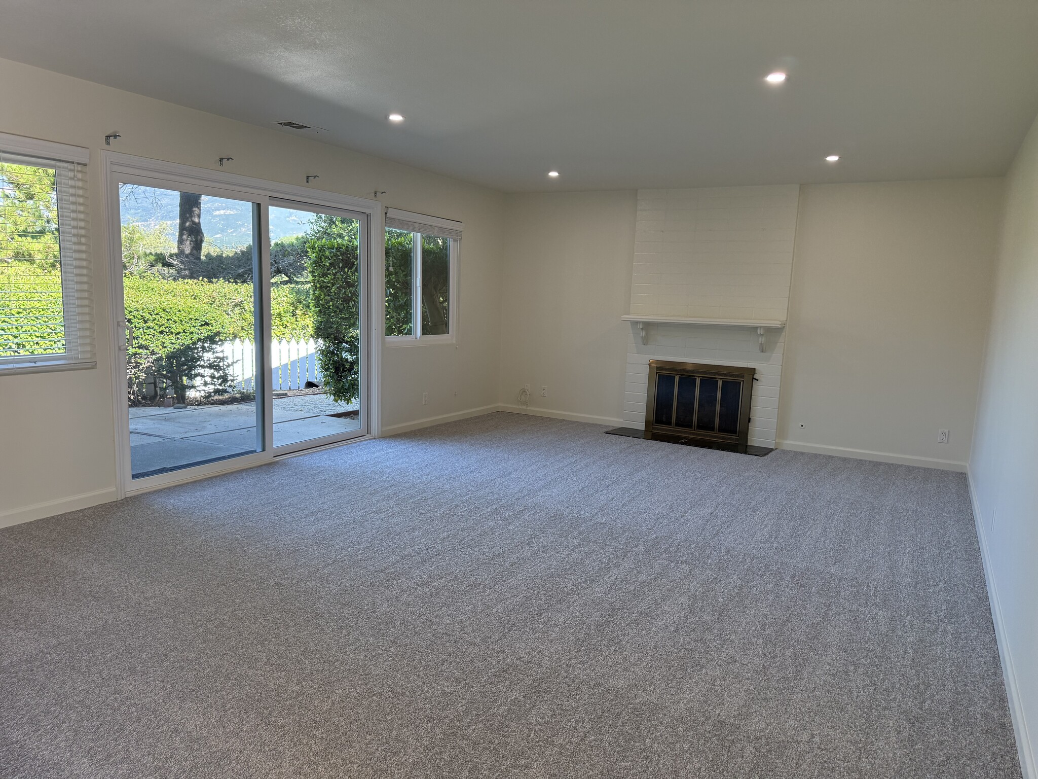 Building Photo - 486 Vaquero Ln