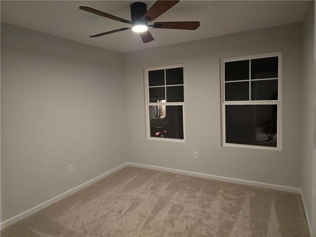 Building Photo - 3085 Cambridge Ml St