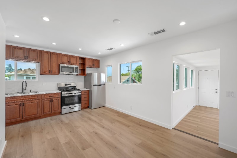 Building Photo - 510 E Palmer Ave