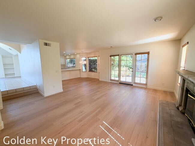 Building Photo - Beautiful home in Desirable Carlsbad Neighborhood!