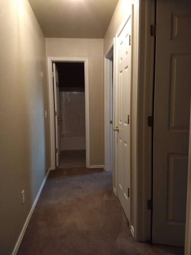 Building Photo - 202 Timbercrest Ct