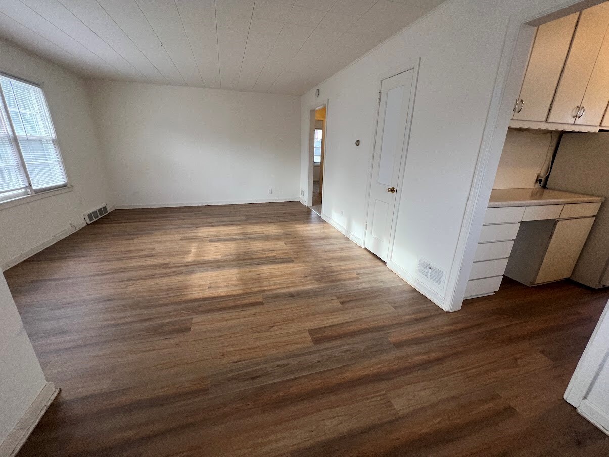 Building Photo - 152 Rodney Ct