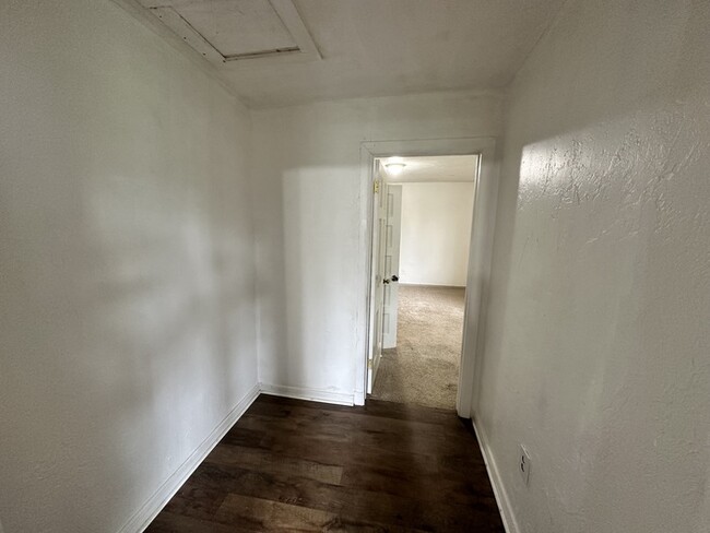 Building Photo - 2bed/2bath Home Available in OKC!