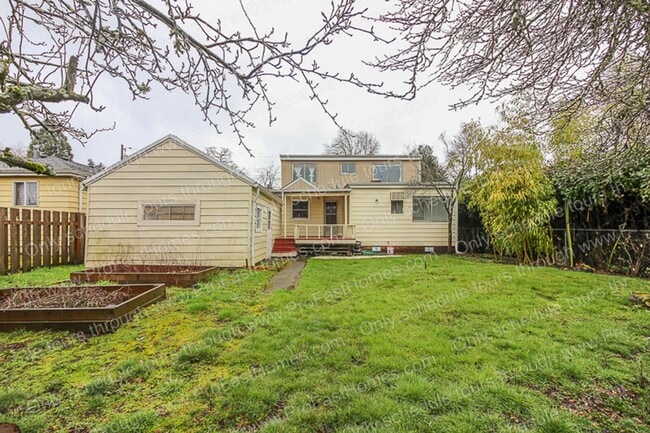 Building Photo - 3636 SE 77th Ave