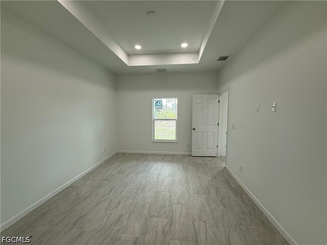 Building Photo - 847 Genoa Ave S