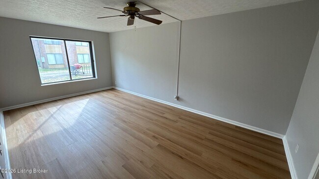 Building Photo - 7008 Wildwood Cir