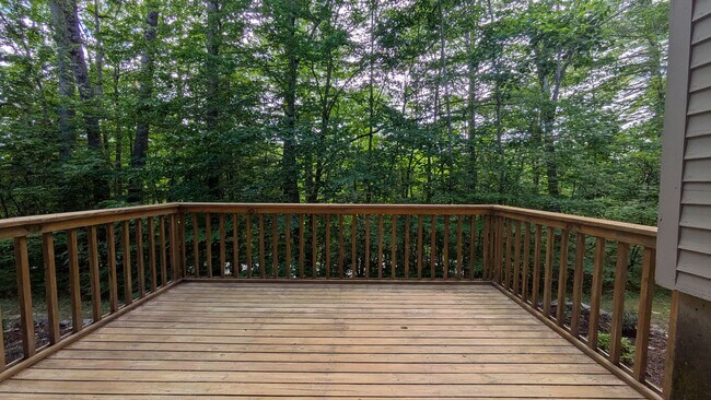 Building Photo - Spacious 3-Bedroom Condo in Lebanon, NH