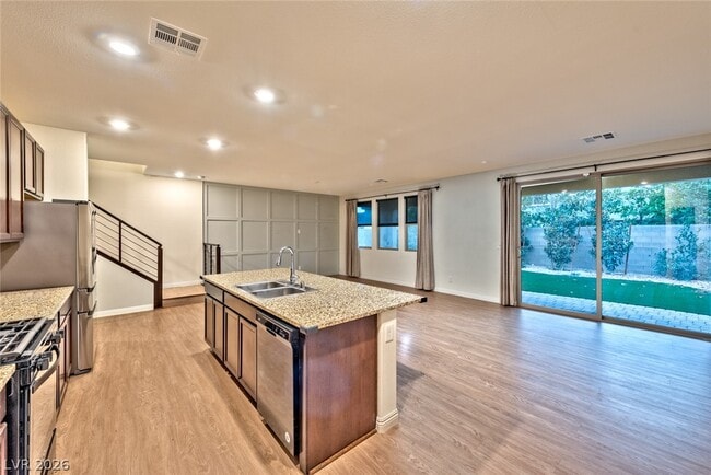Building Photo - 863 Elmstone Pl