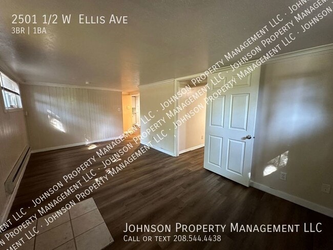 Building Photo - 2501 1/2 W  Ellis Ave-