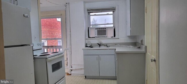 Building Photo - 3 S Conococheague St