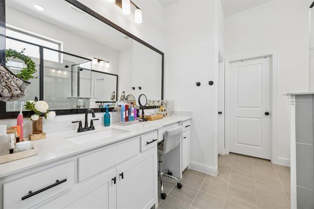 Building Photo - 7035 Granbury Ln