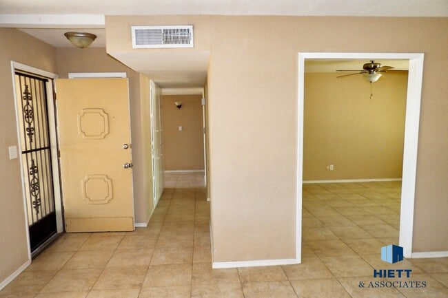 Building Photo - Gorgeous Upper Valley rental home