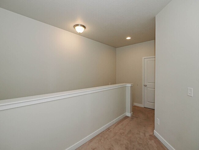 Building Photo - Beautiful House in Excellent Daybreak Loca...