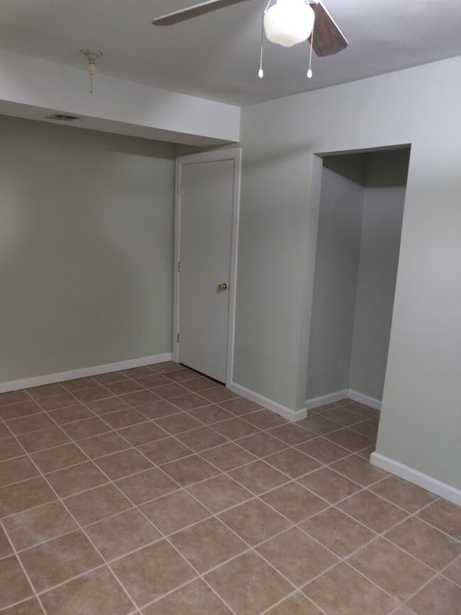 Building Photo - 3226 Brookline Rd