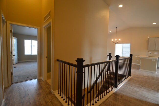 Building Photo - Ranch w/finished Basement with AC and a Gas Stove!