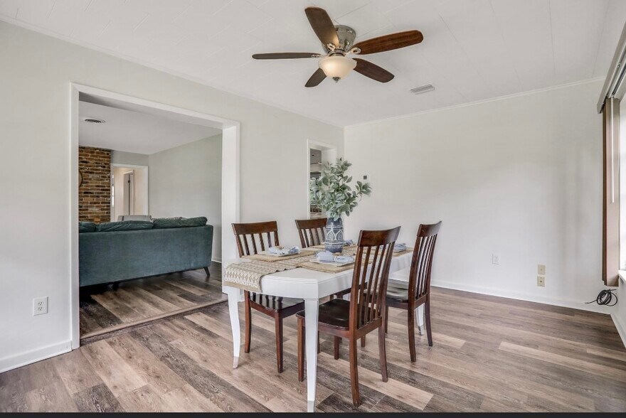 Building Photo - 108 Dellwood Ave