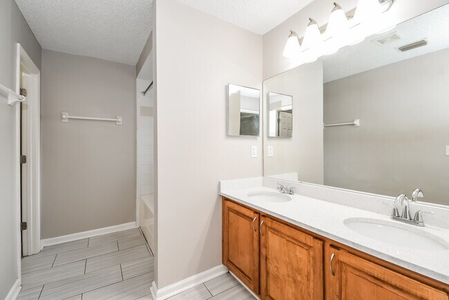 Building Photo - 1223 Summer Springs Drive