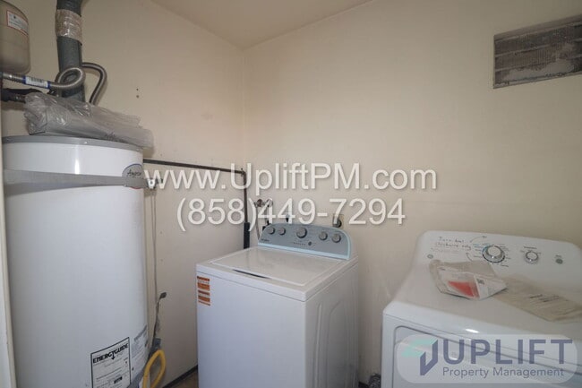 Building Photo - 1908 Via Las Palmas