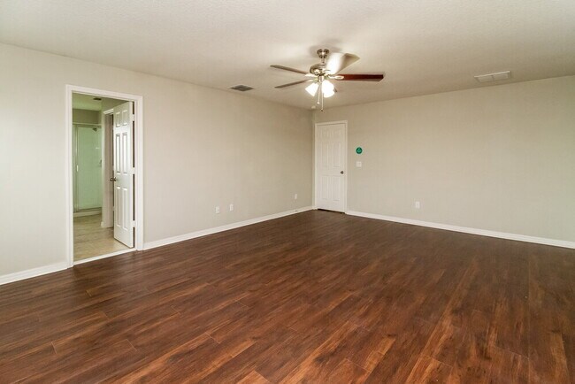 Building Photo - 3205 Turret Dr