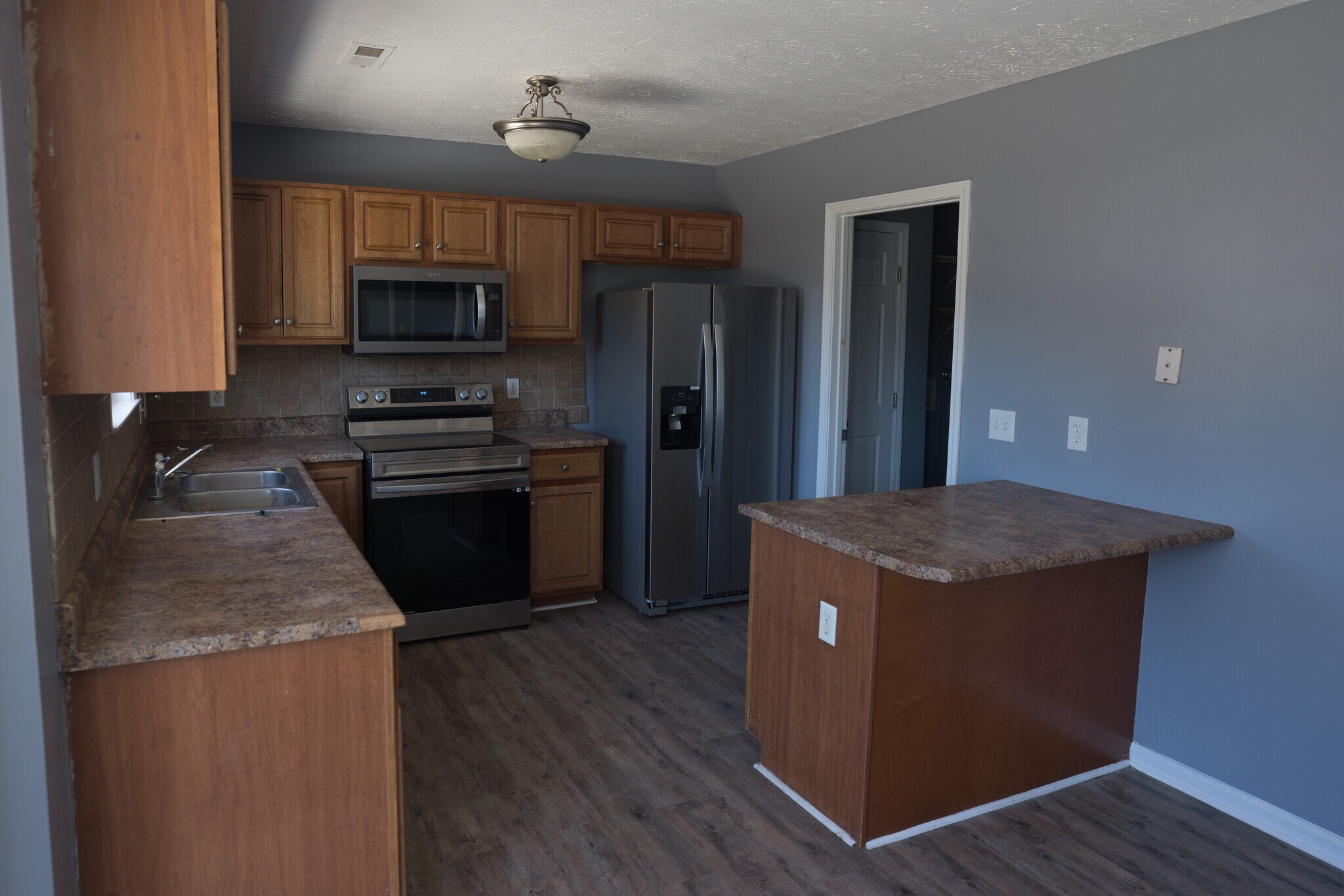 kitchen - 1905 Elsie Cir NE