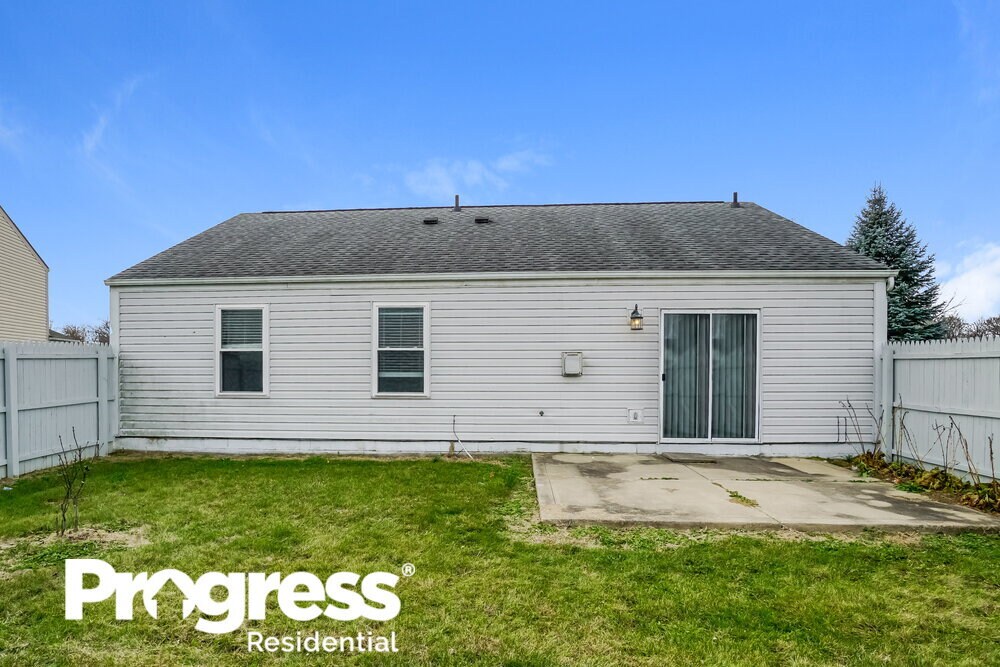 Building Photo - 2016 Big Tree Dr