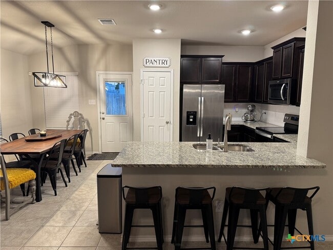 Building Photo - 2423 Elba Dr