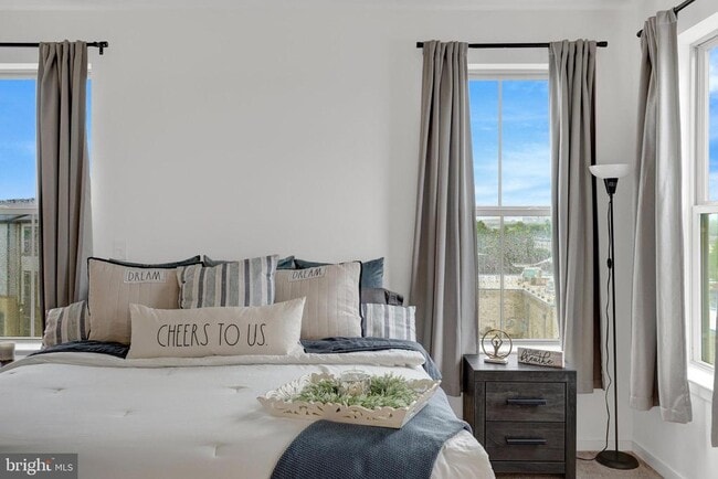 Building Photo - 20941 Bluebird Sq