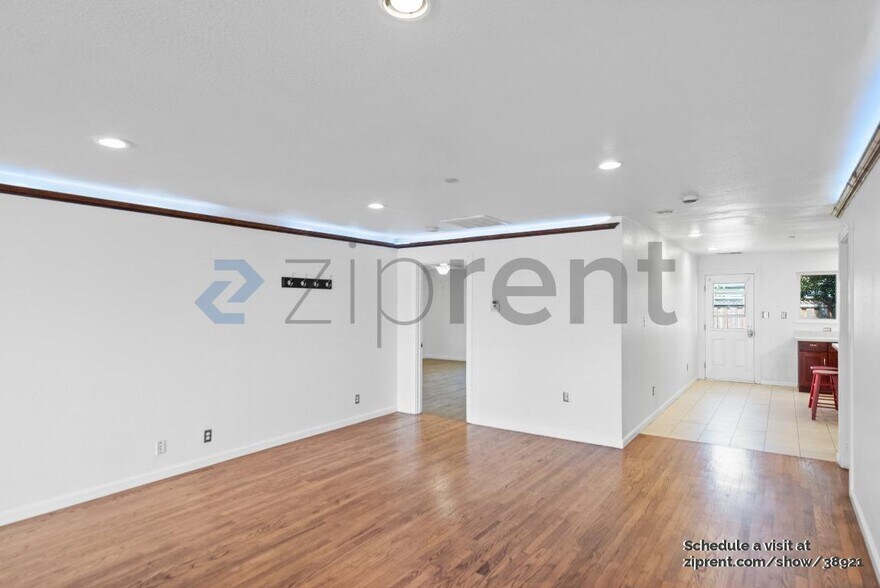 Building Photo - 819 Eighth Ave