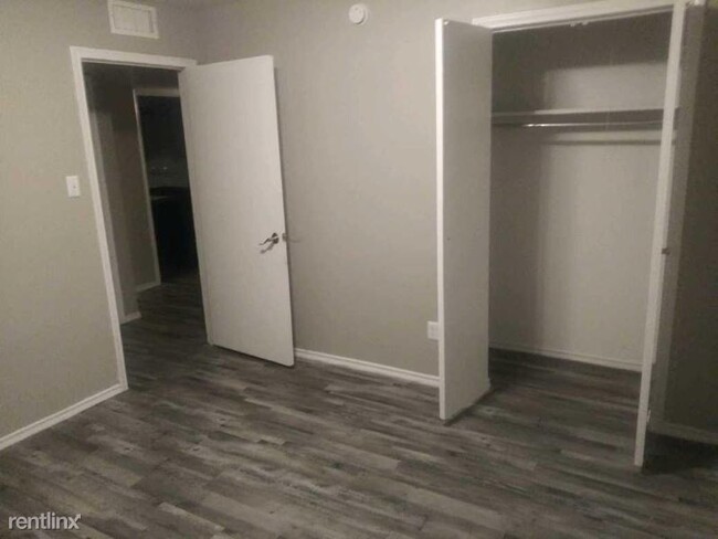Primary Photo - 2 br, 1.5 bath Apartment - 5000 S HAMPTON RD