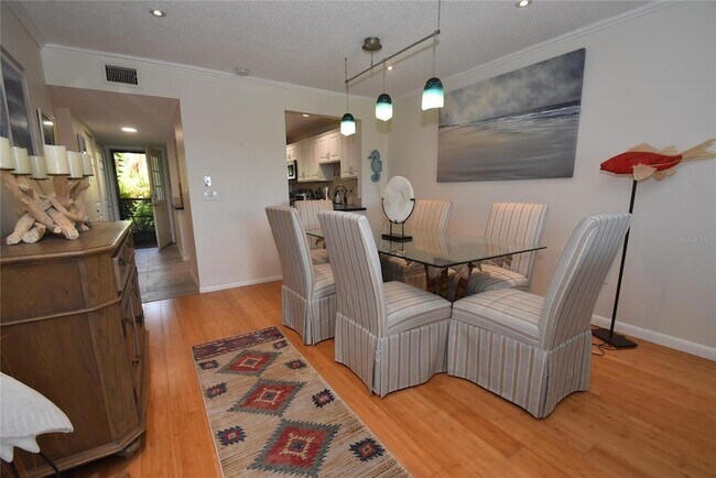 Building Photo - 1520 Pelican Point Dr