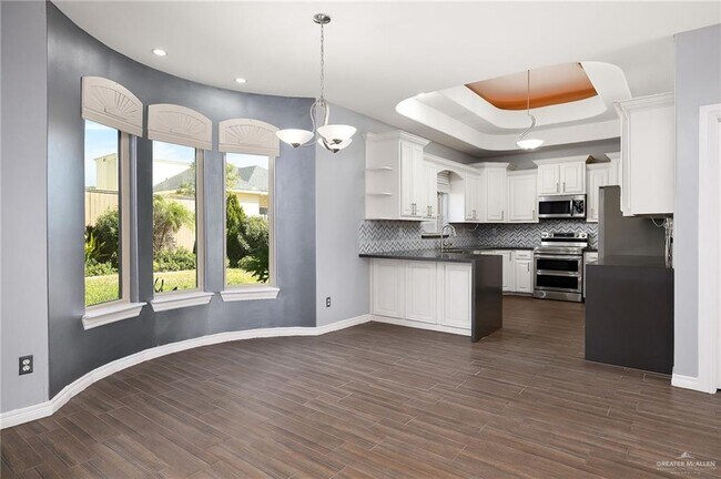 Building Photo - 41 5th St