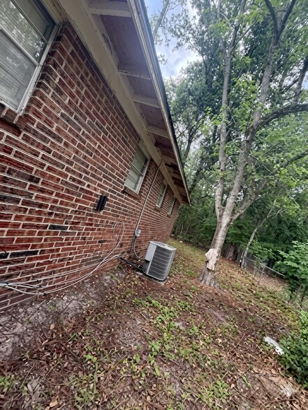 Building Photo - 2693 W 25th St