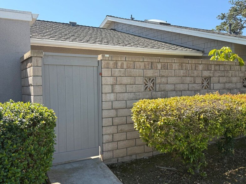 Building Photo - 8877 Tulare Dr