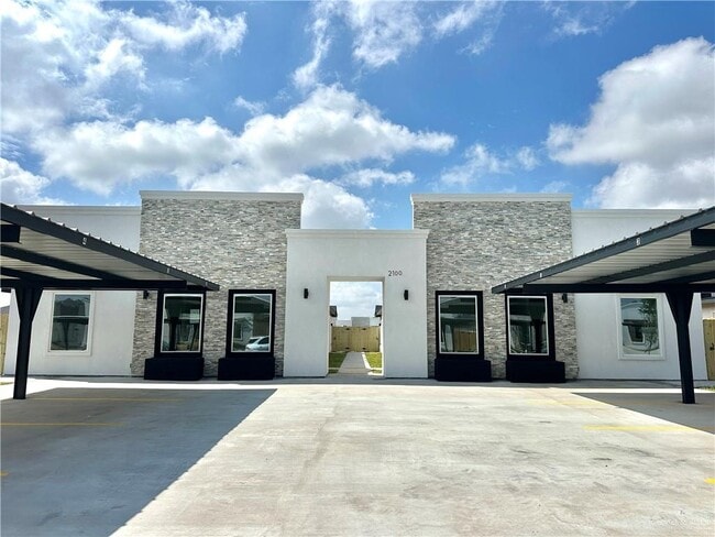 Primary Photo - 11 Selena St