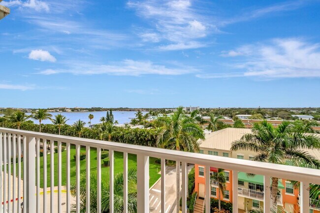 Building Photo - 804 E Windward Way