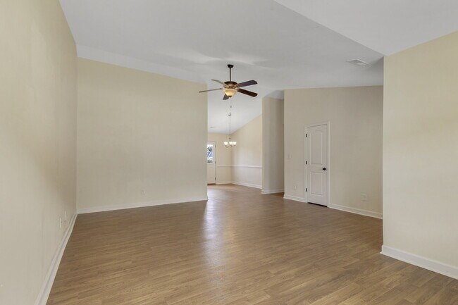 Building Photo - 102 Bridgeport Dr